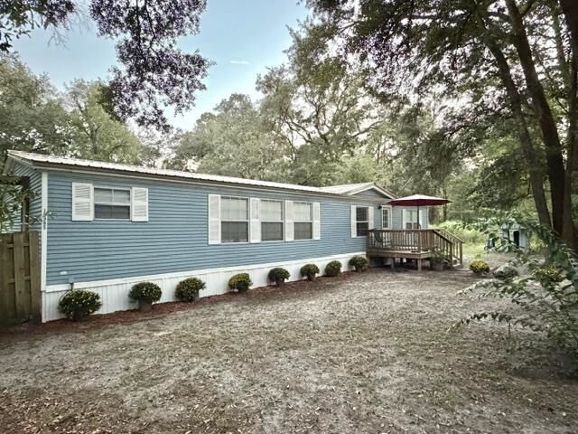 Property Photo: 16985 W Chucks Place FL 32309