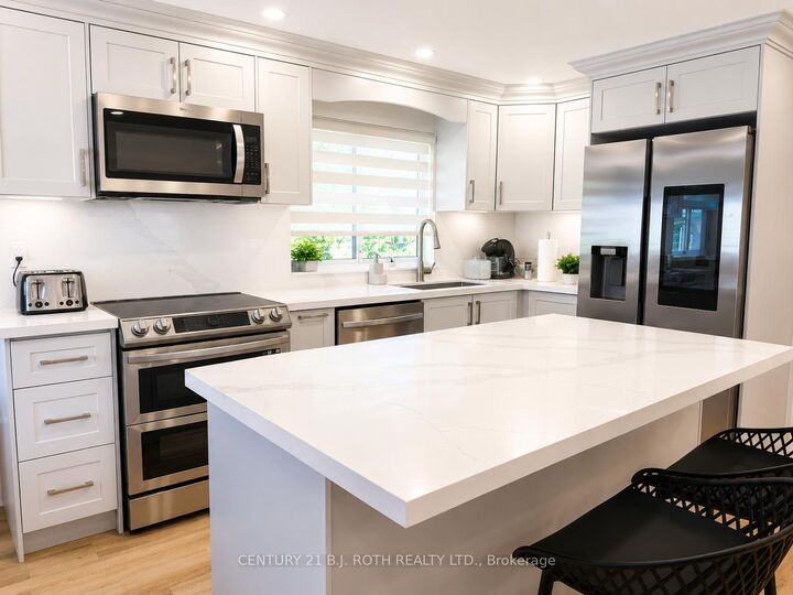 Property Photo:  7 Pinetree Court  ON L0K 1B0 