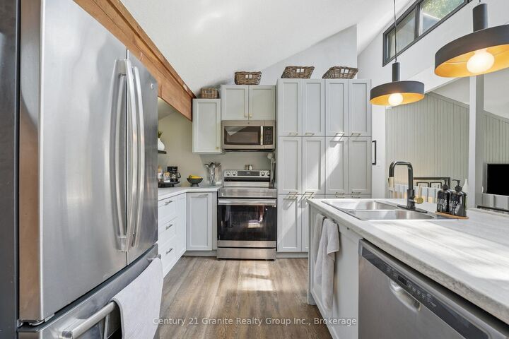 Property Photo:  1012 Shetland Road  ON K0M 2L1 