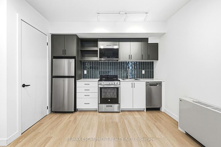Property Photo:  325 James Street S 104  ON L8P 3B7 