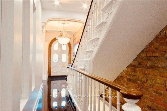 Property Photo: 173 Carlton Street Lower 1 ON M5A 2K3