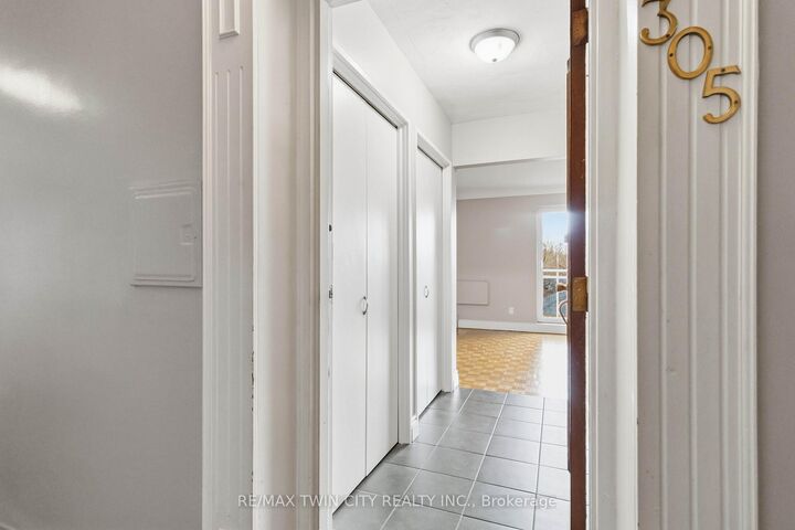 Property Photo: 87 St George Street 305 ON N3R 1V5