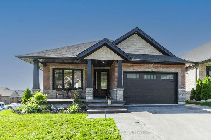 8 Tackaberry Drive — photo 1