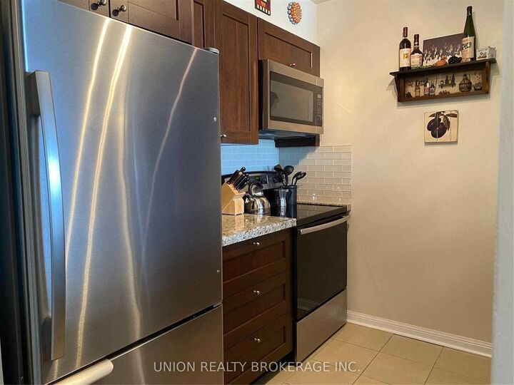 Property Photo: 650 Lawrence Avenue W Ph10 ON M6A 3E8