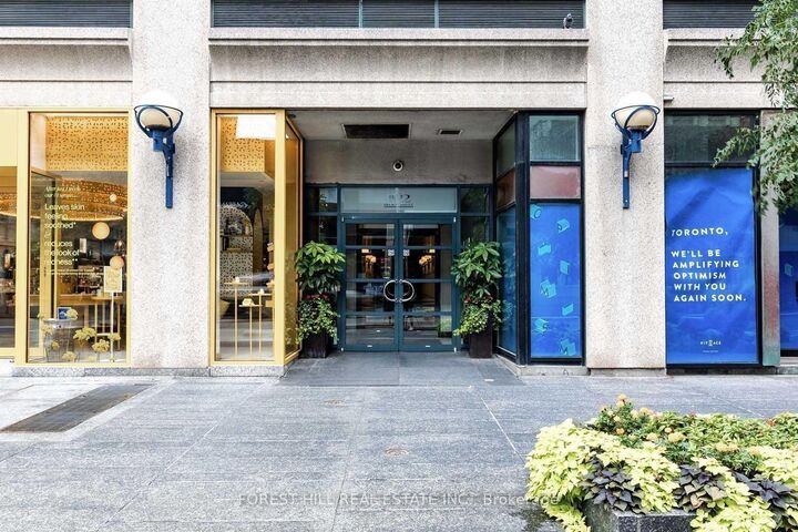 Property Photo:  102 Bloor Street W 708  ON M5S 1M8 