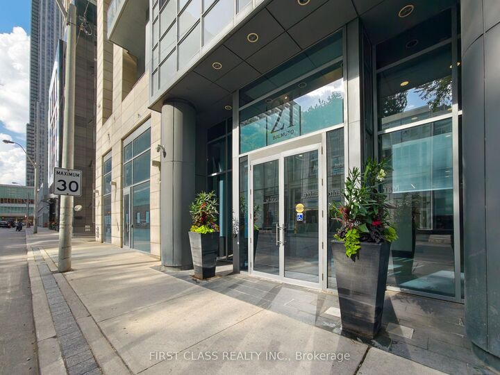 Property Photo: 21 Balmuto Street 2501 ON M4Y 1W4