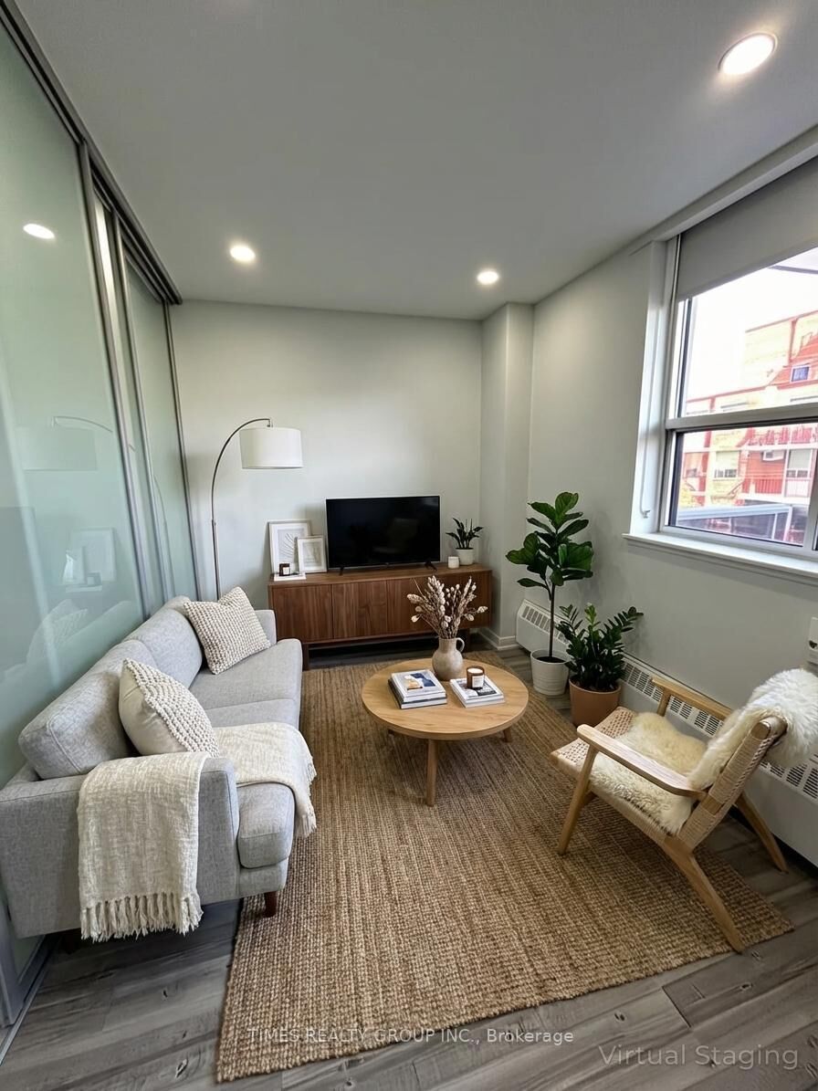 Property Photo: 15 Walmer Road 306 ON M5R 2X1