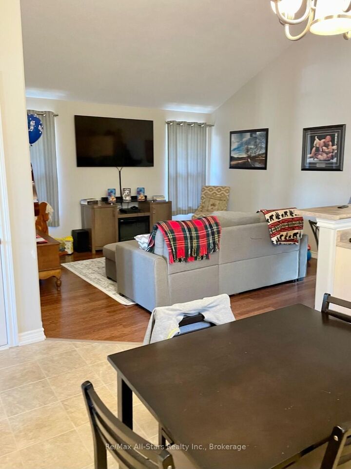 Property Photo:  24 Beall Street  ON K9V 6J6 