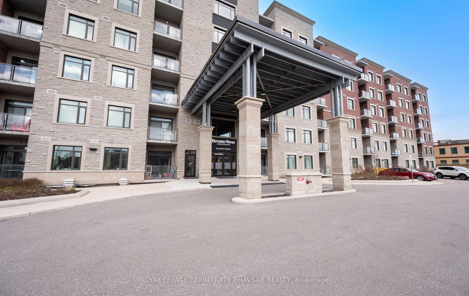 Property Photo: 830 Megson Terrace 621 ON L9T 9M7
