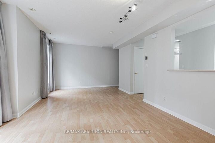 Property Photo:  3 Everson Drive 228  ON M2N 7C2 