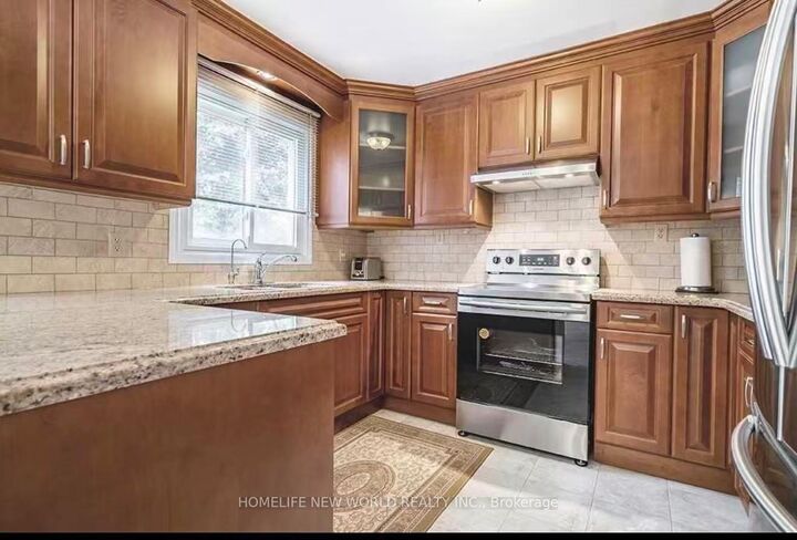 Property Photo:  3368 Cider Mill Place Main A  ON L5L 3H6 