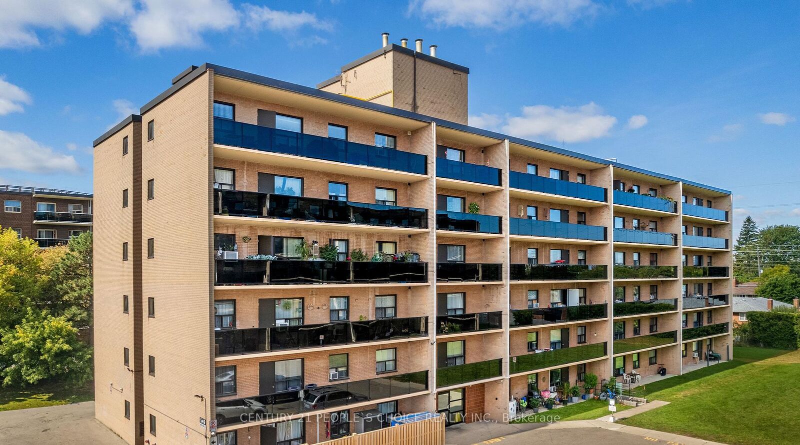 Property Photo: 549 North Service Road 508 ON L5A 1B5