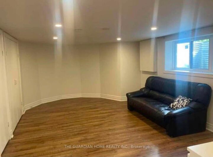 Property Photo:  37 Murdock Avenue Bsmt  ON L4G 5E7 