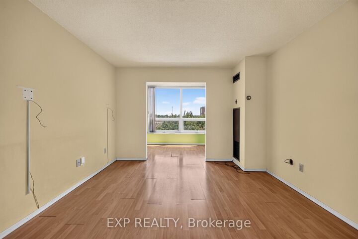 Property Photo: 326 Major Mackenzie Drive E 716 ON L4C 8T4