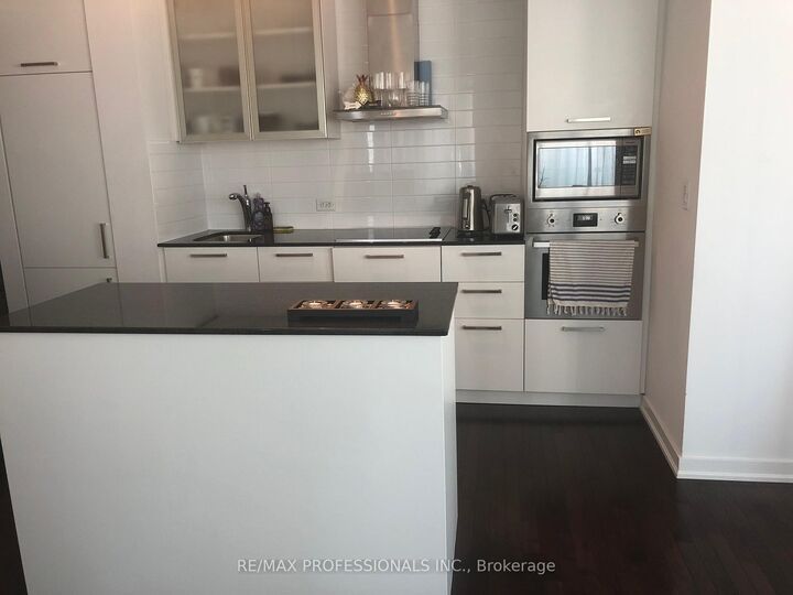 Property Photo: 12 York Street 402 ON M5J 2Z2