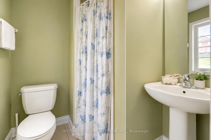 Property Photo: 56 Arizona Drive ON L6Y 0R6
