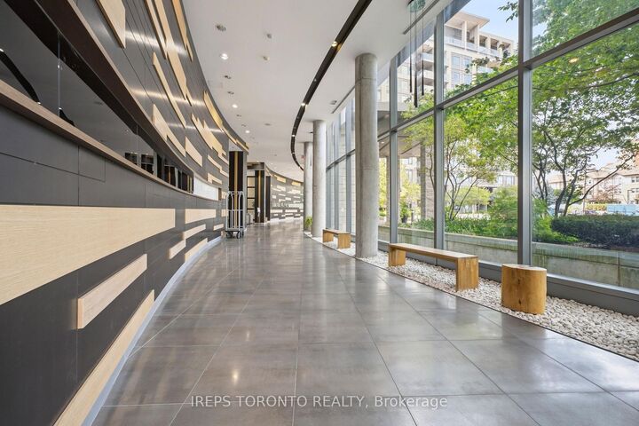 Property Photo: 233 South Park Road Ph01 ON L3T 0B3