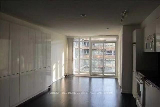 Property Photo:  10 Capreol Court 929  ON M5V 4B3 