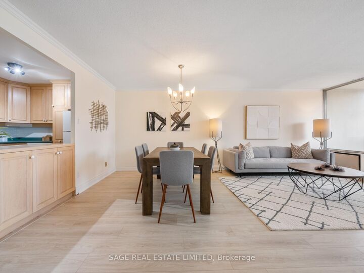 Property Photo:  30 Fashion Roseway N/A 213E  ON M2N 6B4 