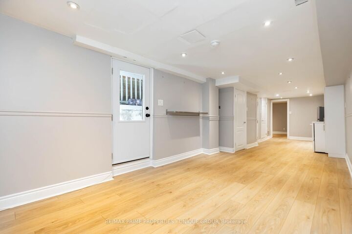 Property Photo:  1316 Queen Street E Bsmt  ON M4L 1C5 