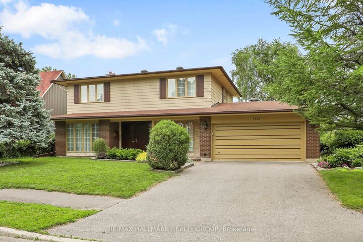 Property Photo: 1712 Playfair Drive ON K1H 5S6