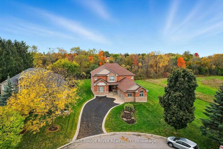 Property Photo: 30 Hanover Court ON L1N 7J2