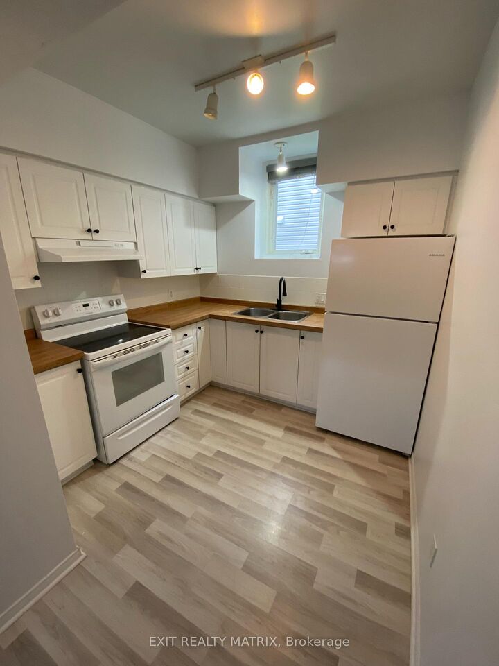 Property Photo:  239 Stiver Street B  ON K4R 1G9 