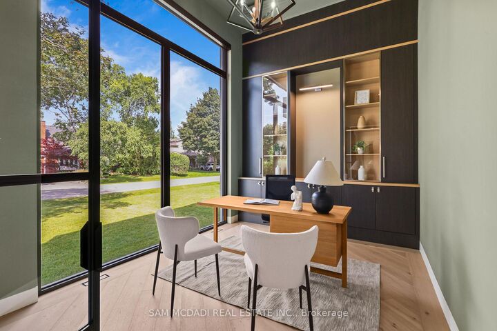 Property Photo: 2186 Harcourt Crescent ON L4Y 1W1