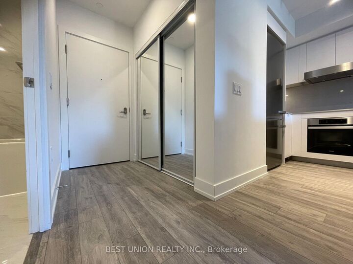 Property Photo:  9 Clegg Road 1110  ON L6G 0H3 