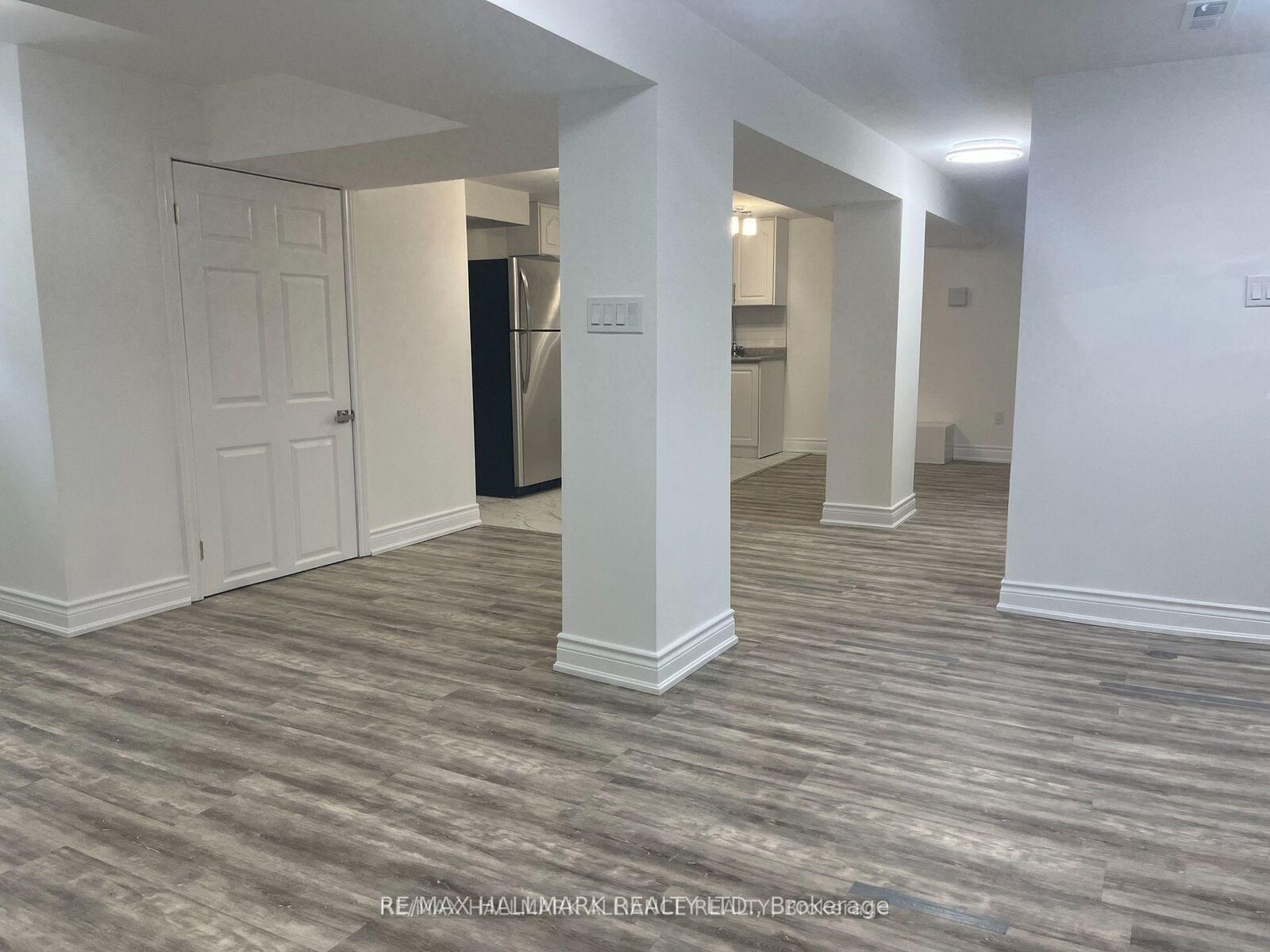 Property Photo:  29 Savona Drive Lower  ON M8W 4T9 