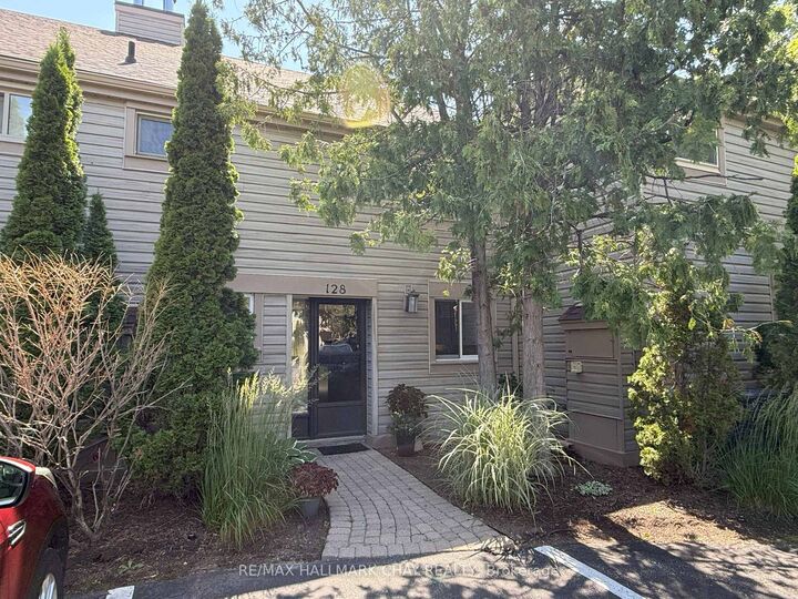 Property Photo: 128 Escarpment Crescent 18 ON L9Y 5B4