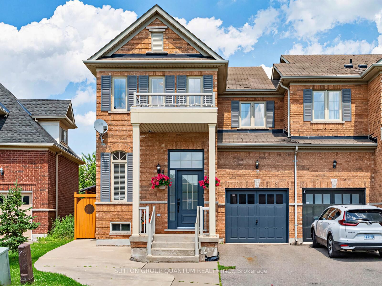 Property Photo:  581 Grant Way Upper  ON L9T 0V9 