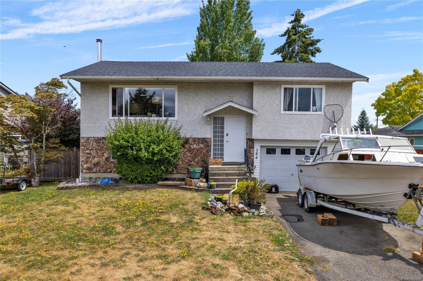Property Photo: 384 McKillop Dr BC V9P 1L5