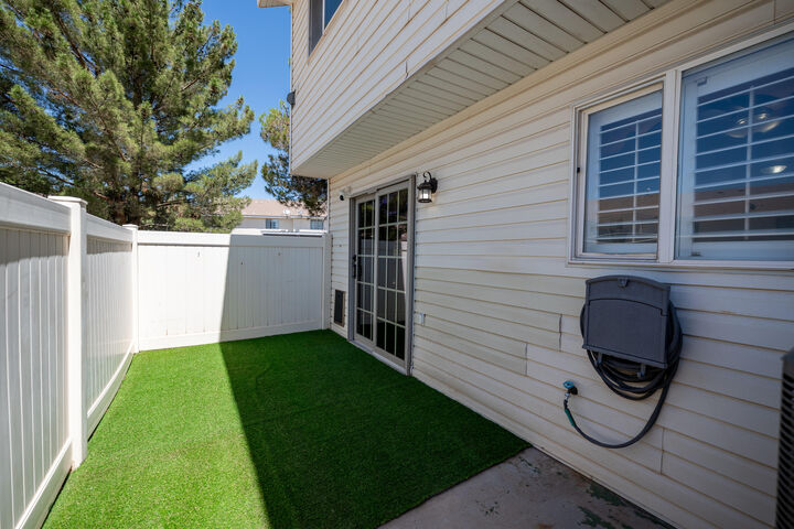 Property Photo: 1735 W 540 N 1101 UT 84770