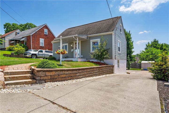 Property Photo:  1811 Jewel Street  PA 15122 