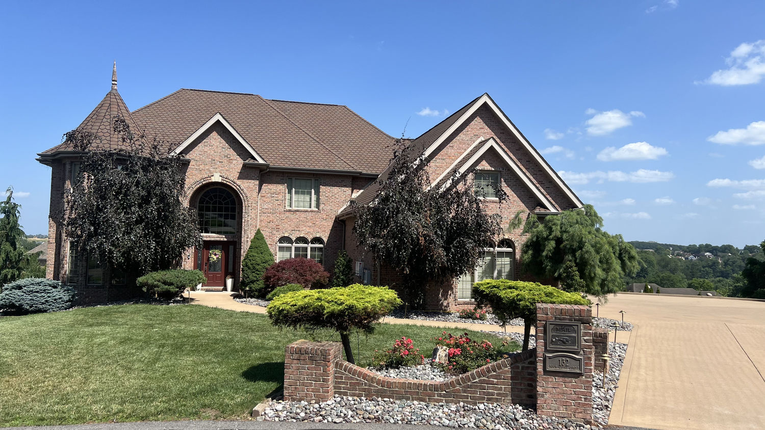 Property Photo:  132 Moon Crest Circle  PA 15012 