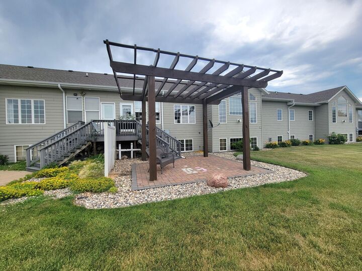 Property Photo:  511 E Palmer Circle  SD 57401 