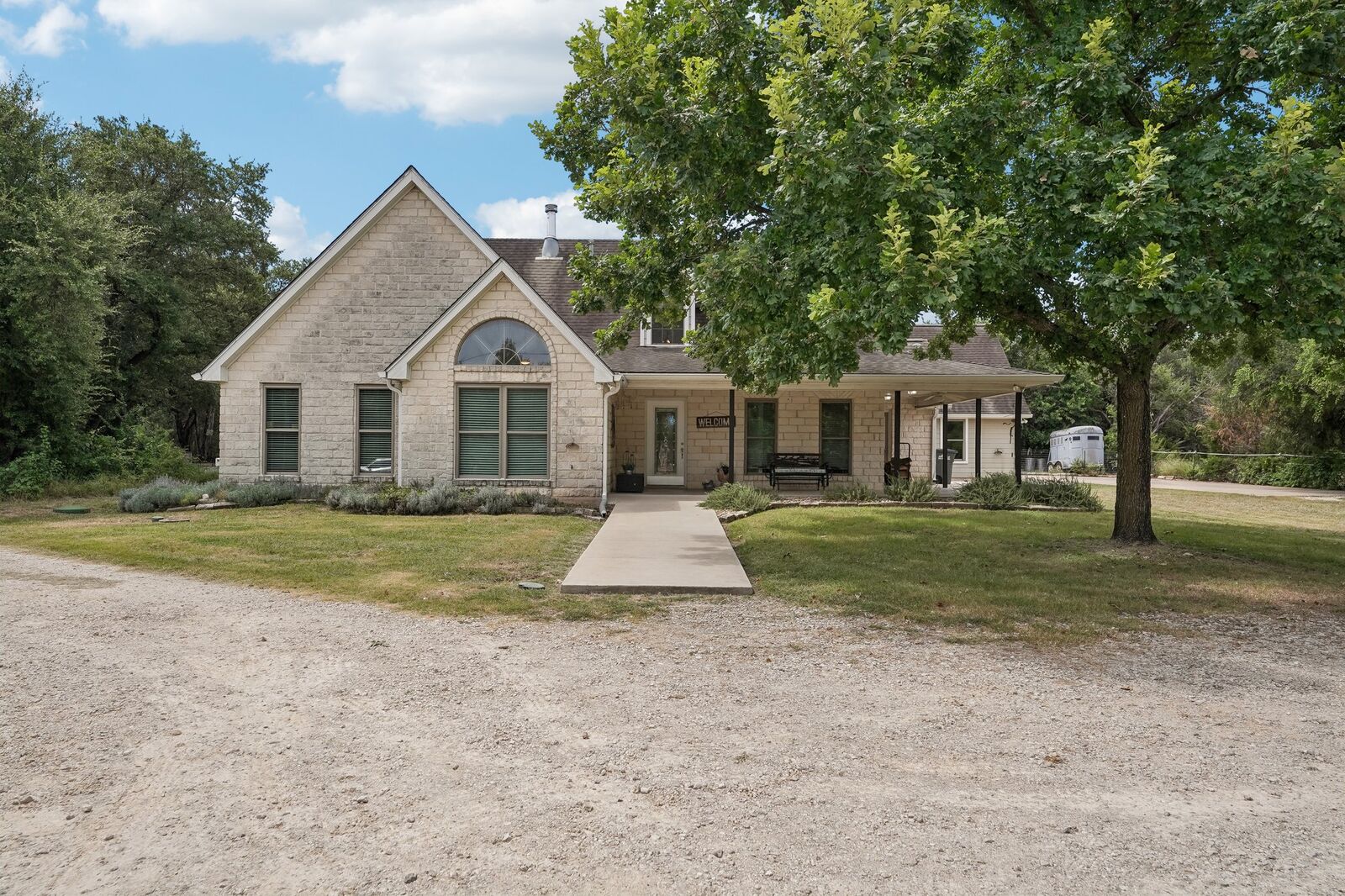 Property Photo: 115 Nasoni Trail TX 78628