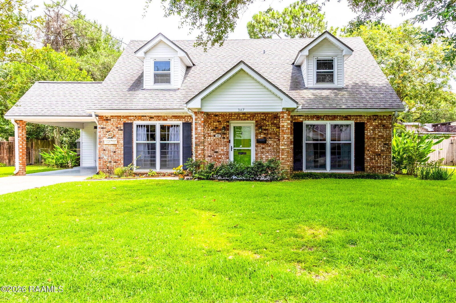 Property Photo: 347 Hilltop Circle LA 70563
