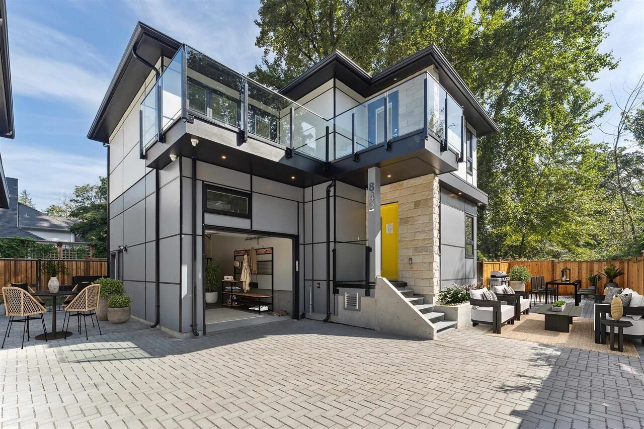 Property Photo: 842 St. Denis Avenue BC V7J 2G4