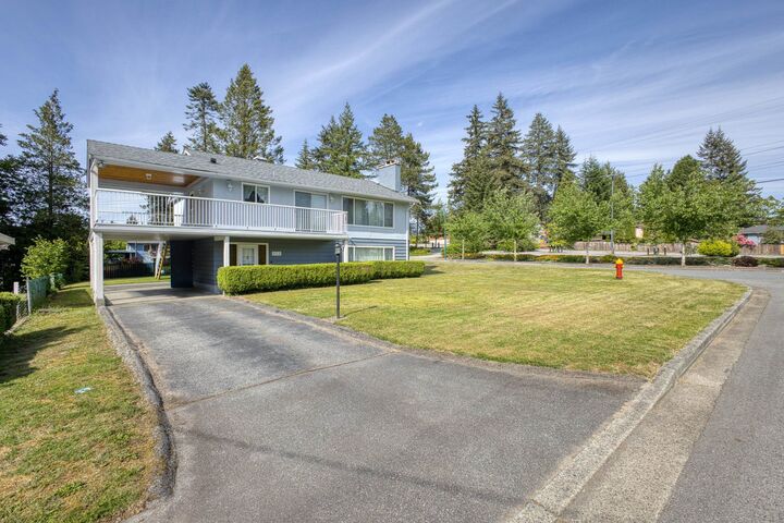 Property Photo:  929 Grover Avenue  BC V3J 3E4 