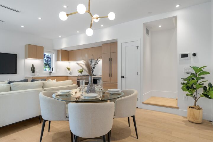 Property Photo: 6815 Oak Street BC V6P 1H5