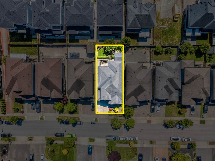 Property Photo:  14706 63 Avenue  BC V3S 3T1 