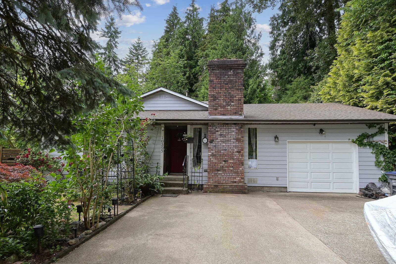 Property Photo: 10595 154A Street BC V3R 4K2