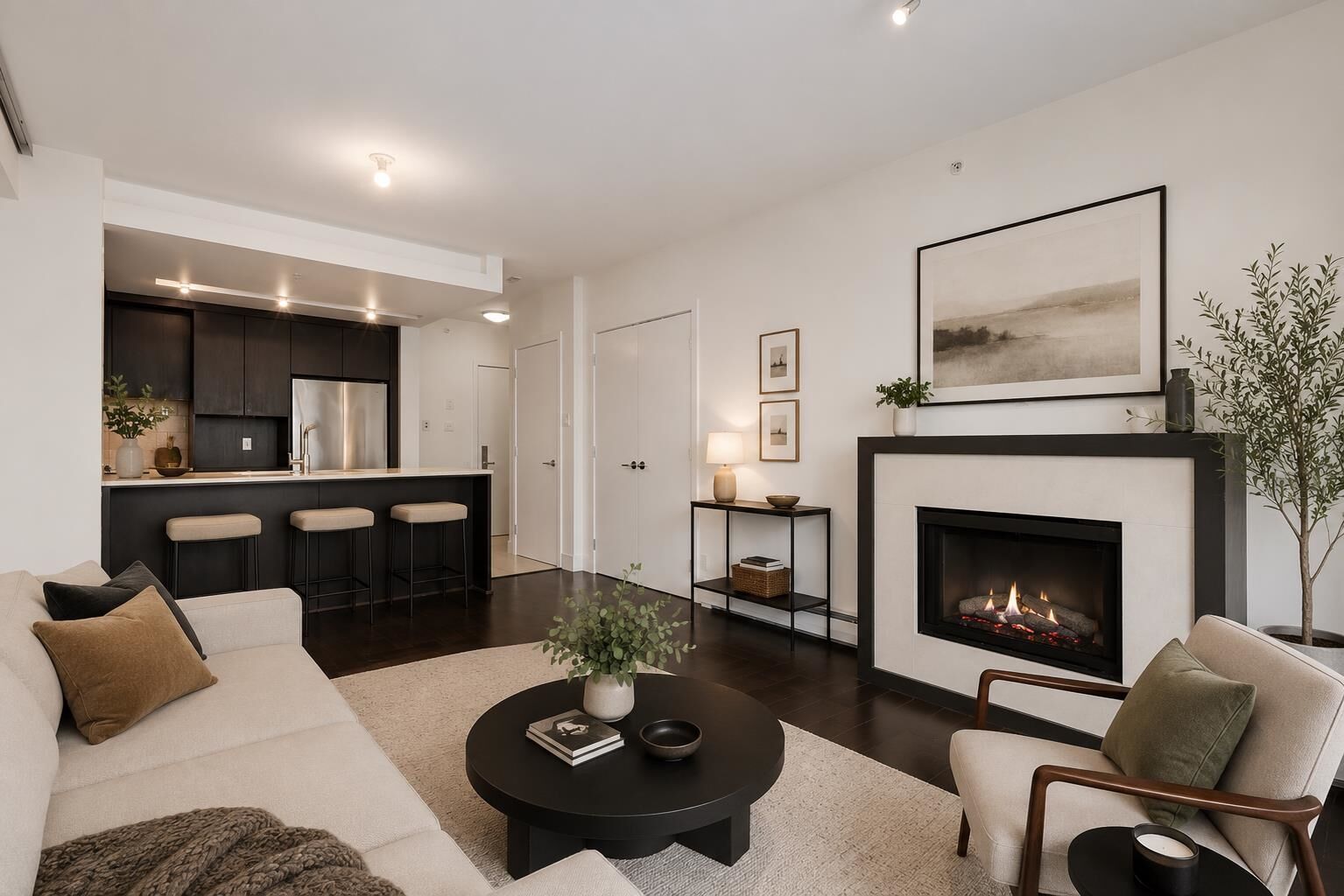 Property Photo: 1320 Chesterfield Avenue 1208 BC V7M 0A6