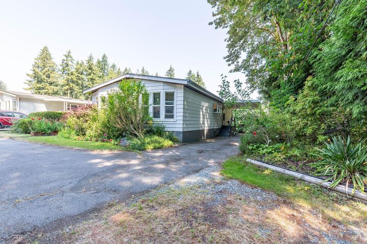 Property Photo: 20071 24 Avenue 204 BC V2Z 2A1
