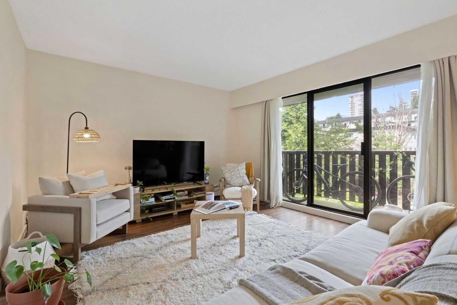Property Photo:  175 E 4th Street 305  BC V7L 1H8 