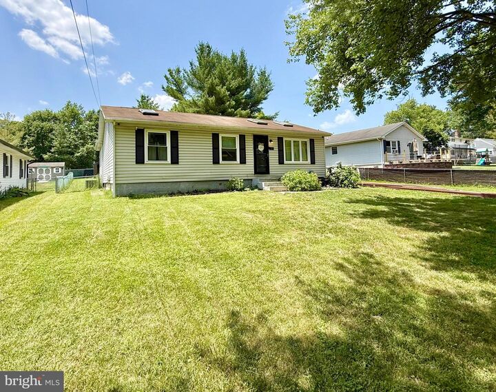 Property Photo:  13 Deer Run Drive  DE 19702 