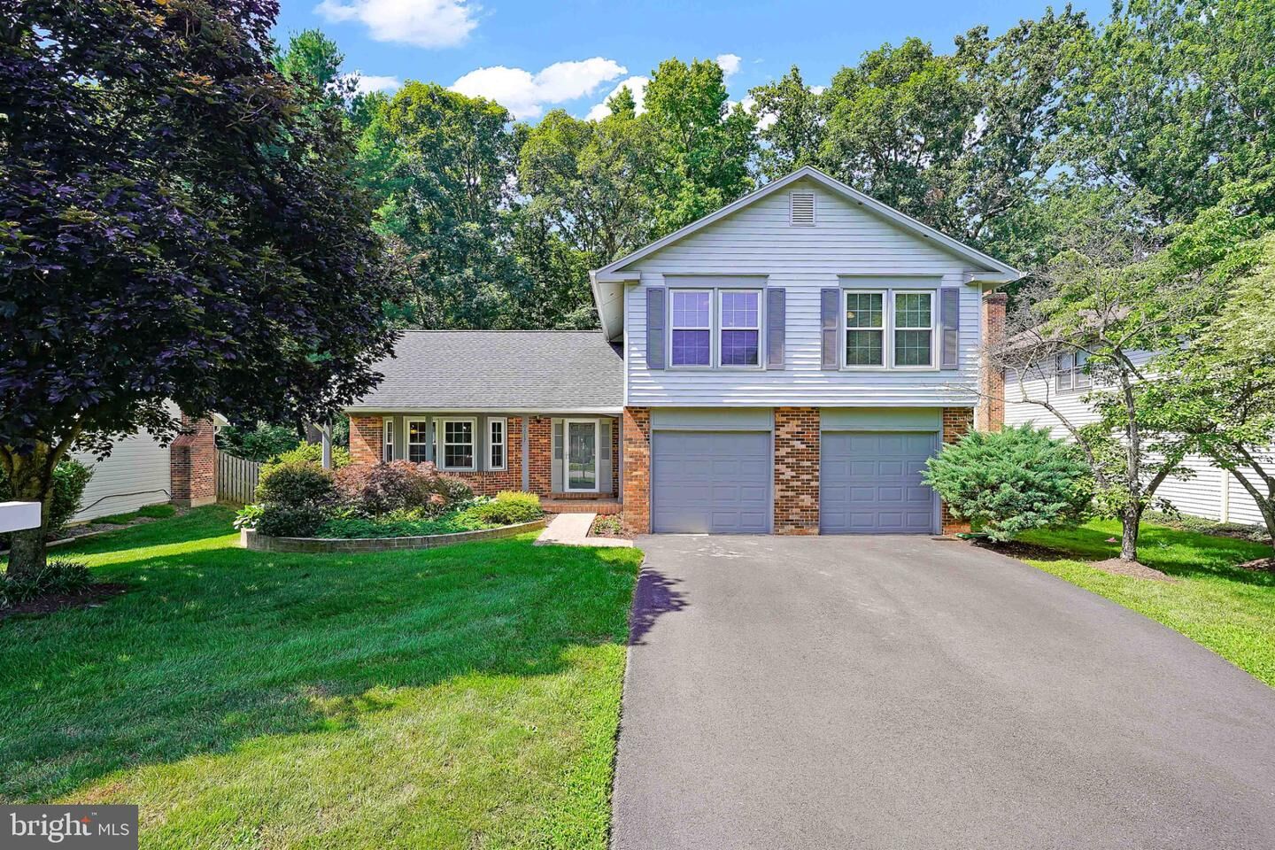 Property Photo: 9617 Waterline Drive VA 22015