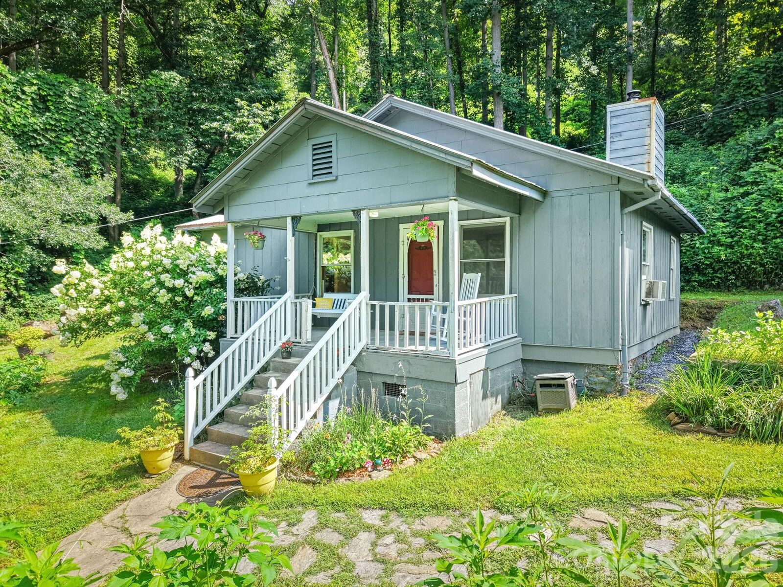 Property Photo:  6115 Skyland Drive  NC 28779 